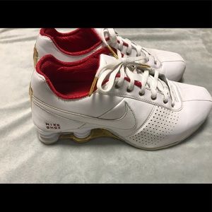 Nike Shox Size 8 Red White and Gold